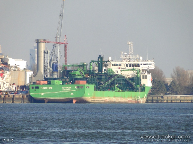 Flintstone - Stone dumping and fallpipe vessels - Equipment | Dredging ...