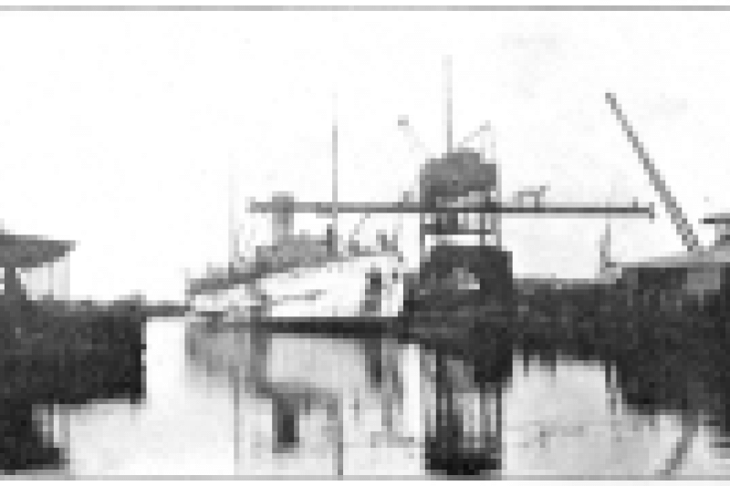 USED Dredge Ancon taking on coal at Cristobal, Panama Canal Zone, circa 1904-1