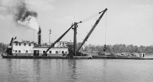 Tomkins - clamshell dredger