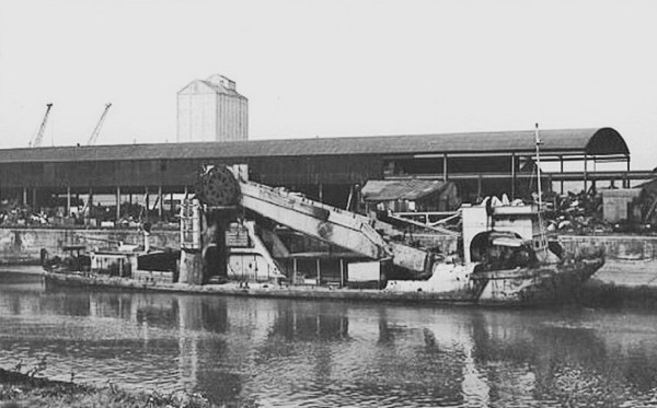 Lyster - bucket ladder dredger