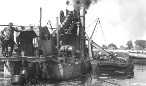 Vecht - bucketdredger