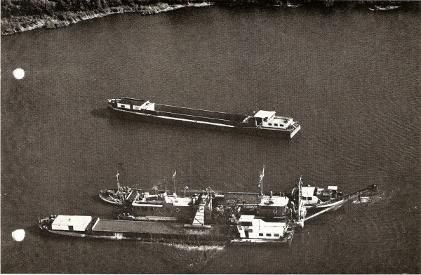 IJmuiden II suction dredger zuiger
