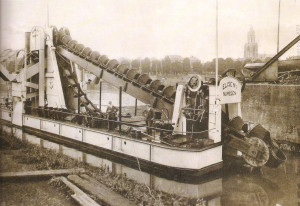 Elise IV - bucket ladder dredger