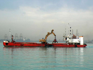 Omvac Siete grab dredger