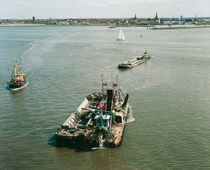 Aalscholver - bucket ladder dredger