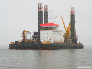 Alberto Alemán Zubieta - backhoe dredge