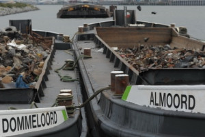 Almoord hopperbarge