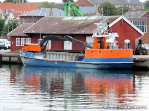 Avance - grab dredger