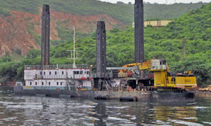 Ave Ceasar - backhoe dredge