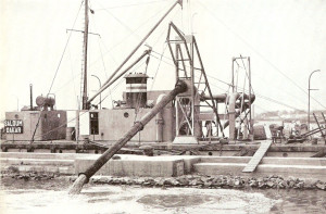 SALOUM DAKAR BARGE UNLOADING DREDGER