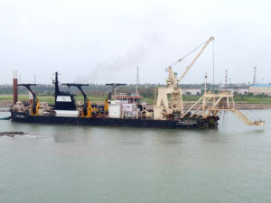 DCI Dredge Aquarius - selfpropelled cutter suction dredger
