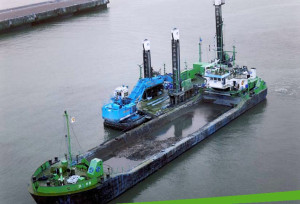 DI 68 hopper barge dredger
