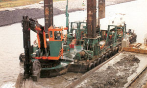 Dinopotes - backhoe dredge