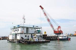 Skoll clamshell dredger