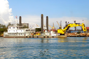 DCI Dredge BH1 - backhoe dredge