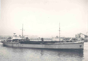 Flevo - suction hopper dredger with pipe to the front