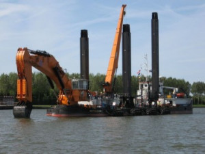 Goliath - backhoe dredge