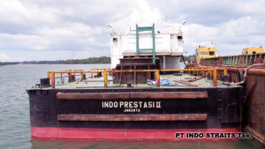 Indo Prestasi II - clamshell dredger