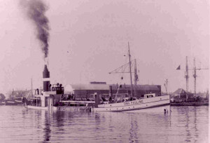 Irma Pauline - suction hopper dredger with pipe to the front