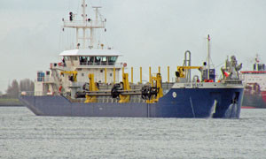 Juhu Beach tshd dredger