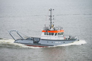 Kees Jr. plough boat