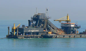 Luis Sanchez Guerra - bucket ladder dredger