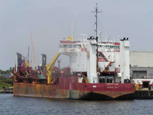 Manhattan Island - trailing suction hopper dredger