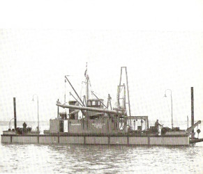 Margriet suction- and barge unloading dredger