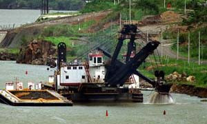 Rialto M Christensen - backhoe dredge