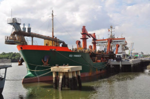Rio Yanuncay hopper dredger