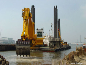 Rocky I - backhoe dredge