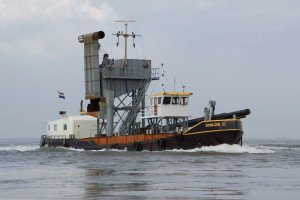 Scaldis III dredger barge loading