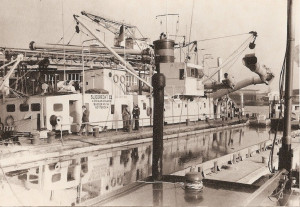 Sliedrecht XX barge unloading dredger