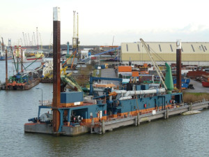 Sliedrecht 26 barge unloading dredger