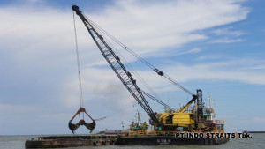 STB 5 Clamshell dredger