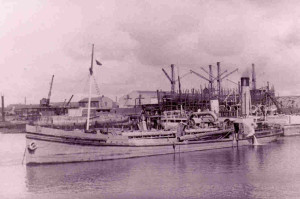 Sandpiper - Suction hopper dredger with pipe to the front