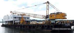 Straits Fortune - clamshell dredger