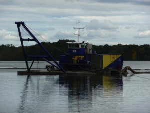 Tom cutter/suction dredger
