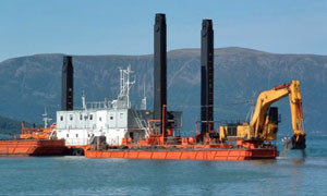 Transport 052 - backhoe dredge