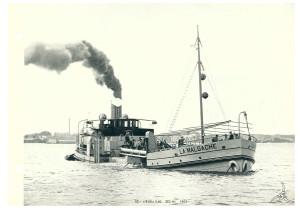 La Malgache - suction hopper dredger with pipe to the front